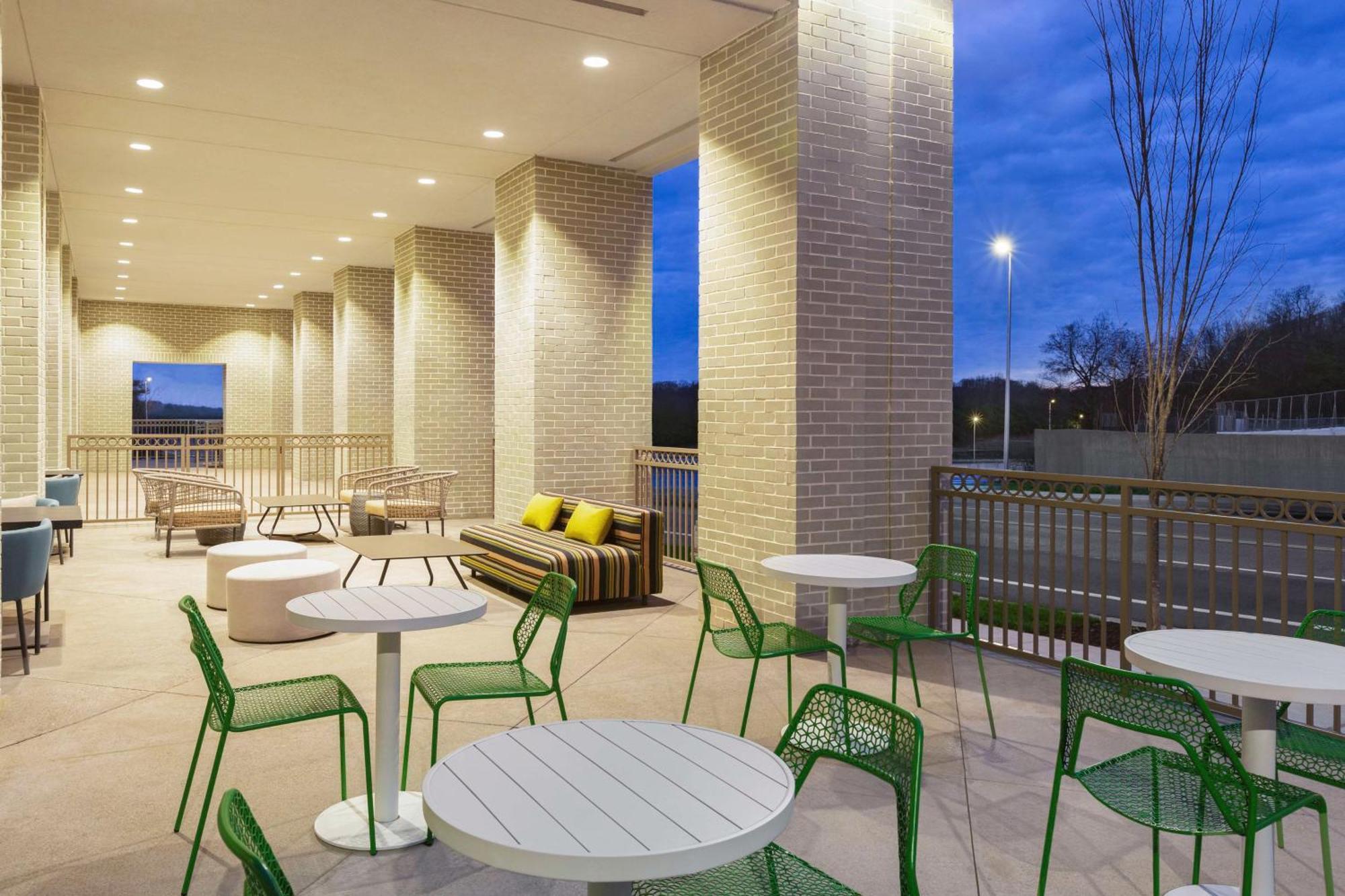 Hilton Garden Inn Nashville West End Avenue Exterior photo